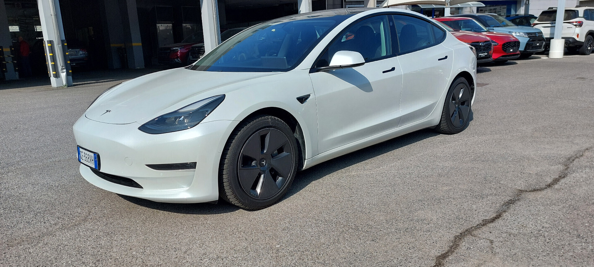 Tesla - Model 3