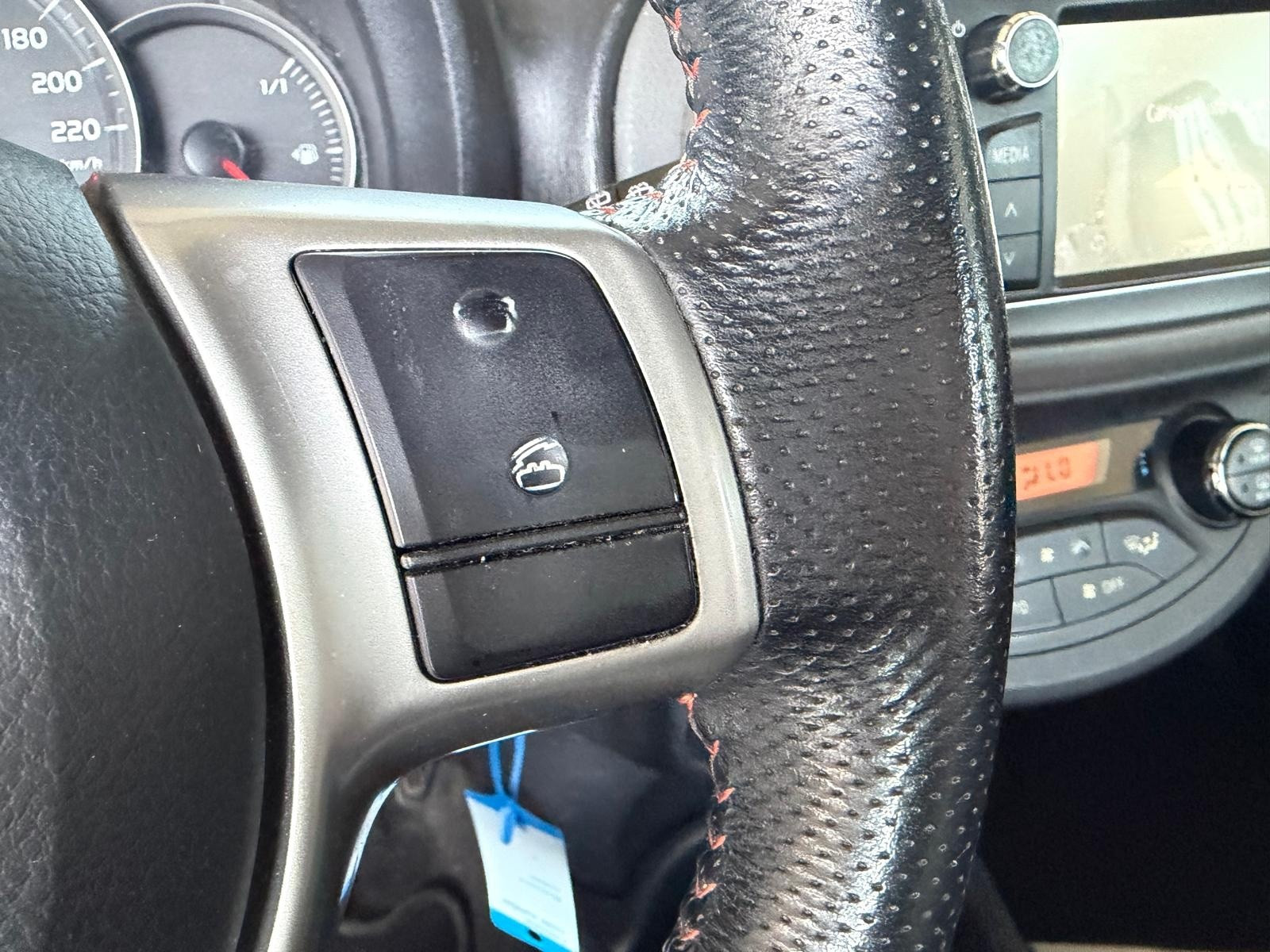 Toyota Yaris Yaris 1.3 5 porte Lounge usata a Cuneo - immagine 14