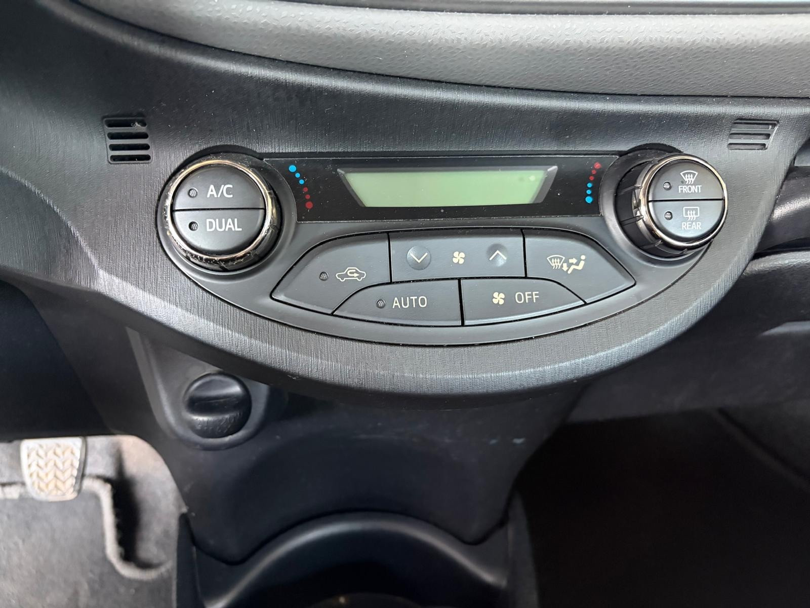 Toyota Yaris Yaris 1.3 5 porte Lounge usata a Cuneo - immagine 17