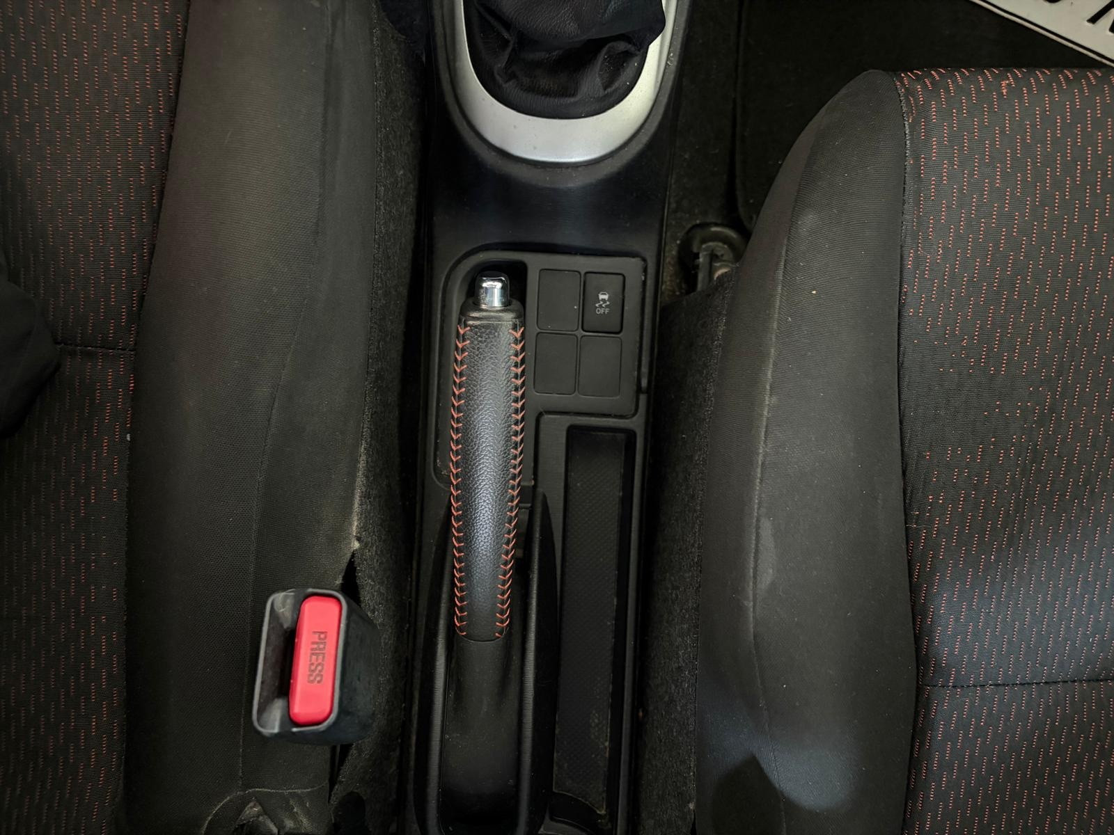 Toyota Yaris Yaris 1.3 5 porte Lounge usata a Cuneo - immagine 18