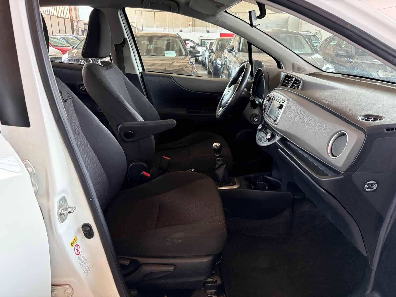 Toyota Yaris Yaris 1.3 5 porte Lounge usata a Cuneo - immagine 19