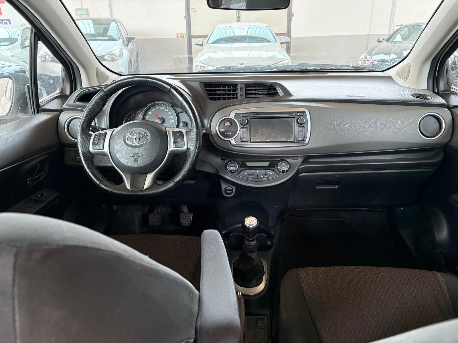 Toyota Yaris Yaris 1.3 5 porte Lounge usata a Cuneo - immagine 21