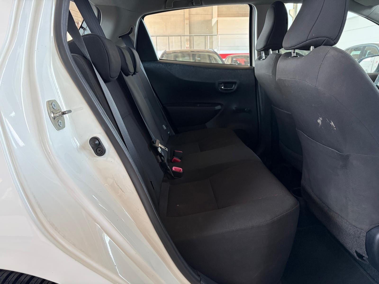 Toyota Yaris Yaris 1.3 5 porte Lounge usata a Cuneo - immagine 22