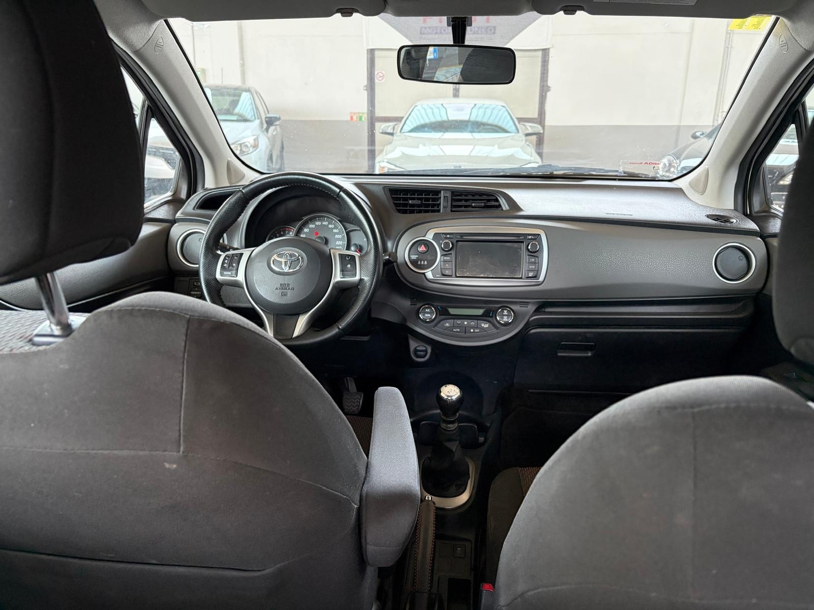 Toyota Yaris Yaris 1.3 5 porte Lounge usata a Cuneo - immagine 23