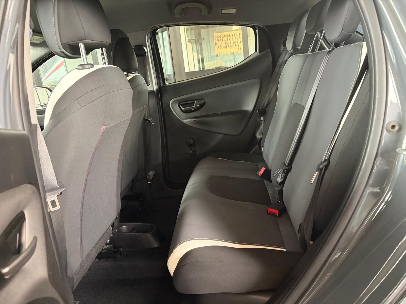 Lancia Ypsilon Ypsilon 1.2 69 CV 5 porte… usata a Cuneo - immagine 19