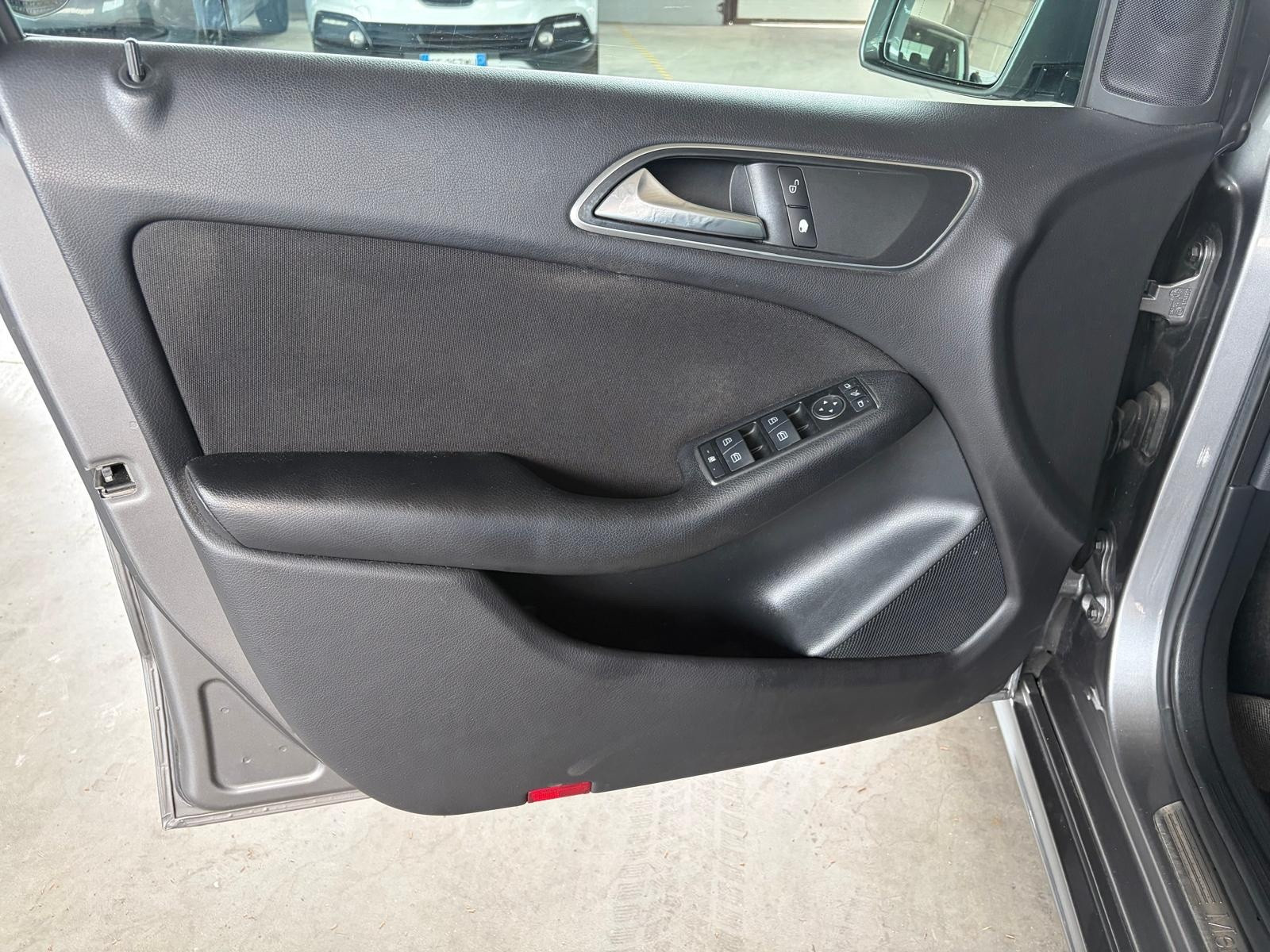 Mercedes-Benz B 180 B 180 CDI BlueEFFICIE… usata a Cuneo - immagine 9