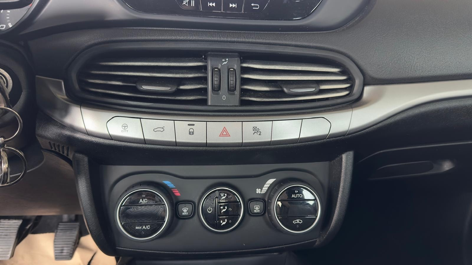 Fiat Tipo Tipo 1.4 4 porte LOUNGE usata a Cuneo - immagine 15