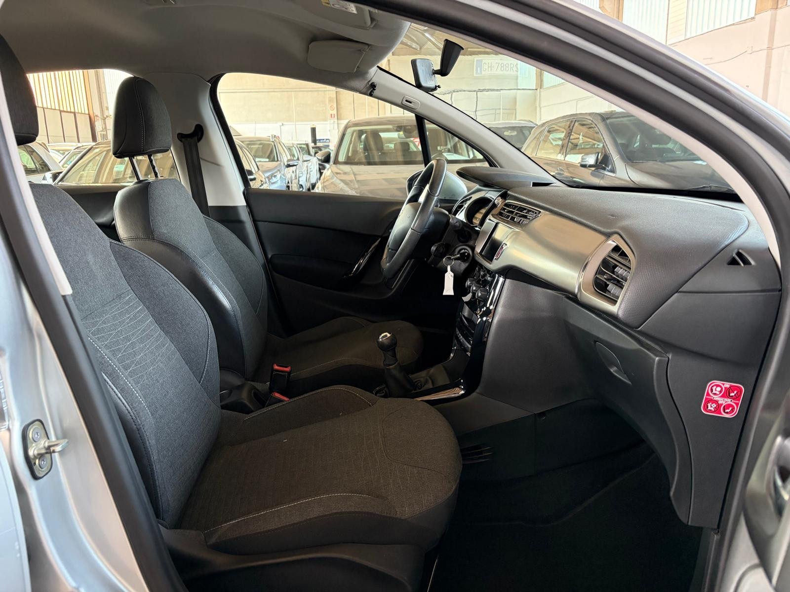 Citroen C3 C3 BlueHDi 75 Live Edition usata a Cuneo - immagine 18