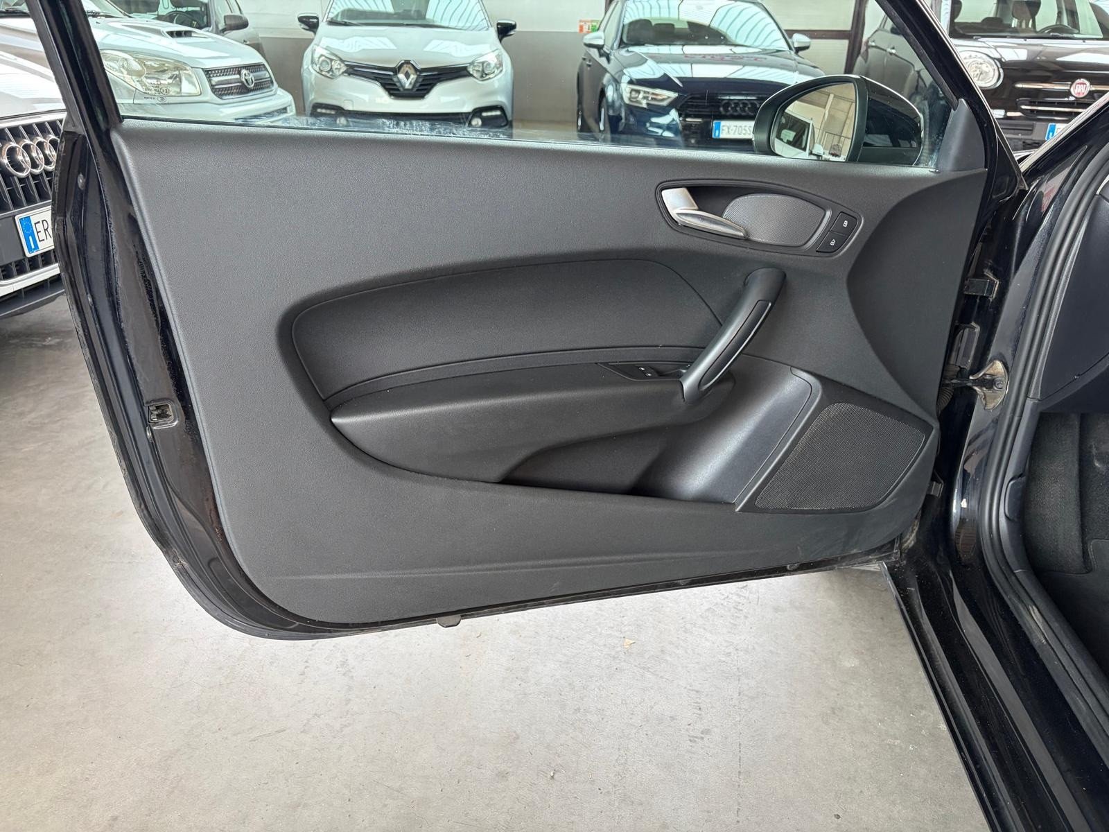 Audi A1 A1 1.6 TDI S line edition plus usata a Cuneo - immagine 9