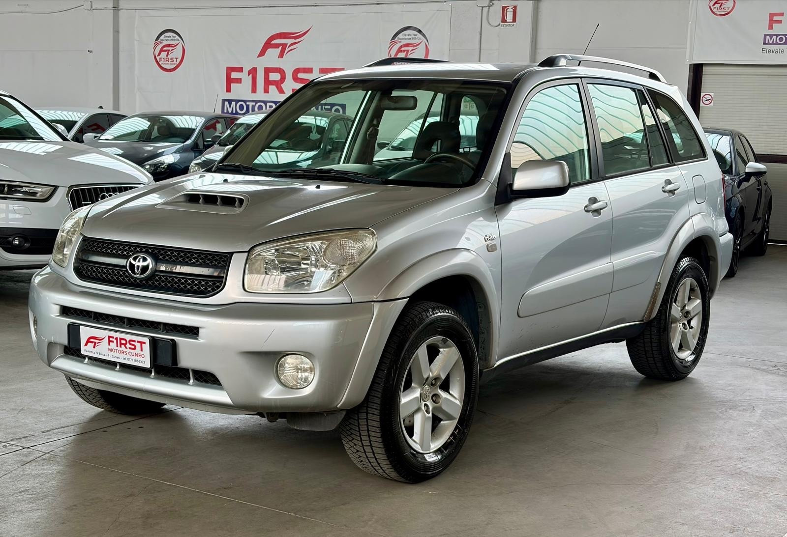 Toyota RAV 4 RAV4 2.0 Tdi D-4D cat 5 port… usata a Cuneo - immagine 4