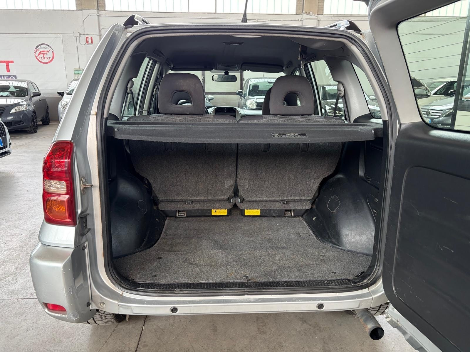 Toyota RAV 4 RAV4 2.0 Tdi D-4D cat 5 port… usata a Cuneo - immagine 8