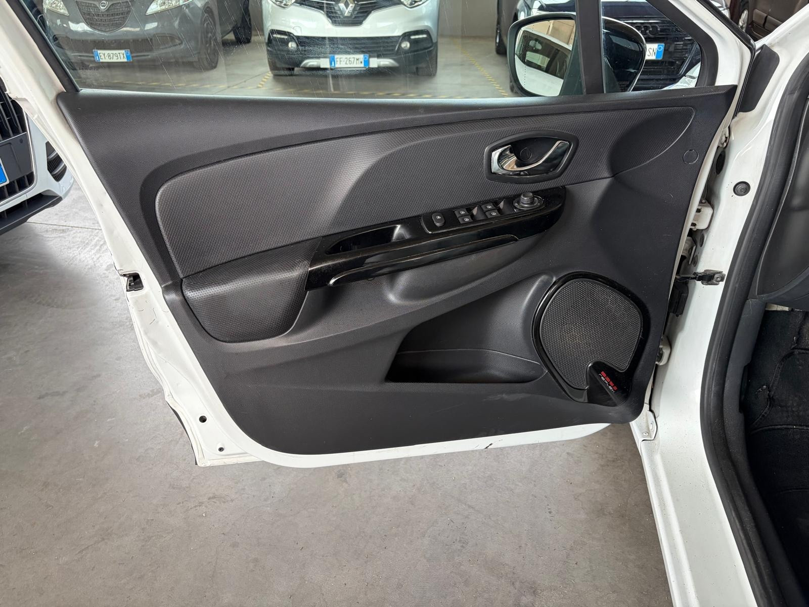 Renault Clio Clio 1.5 dCi 8V 90CV Start&S… usata a Cuneo - immagine 9