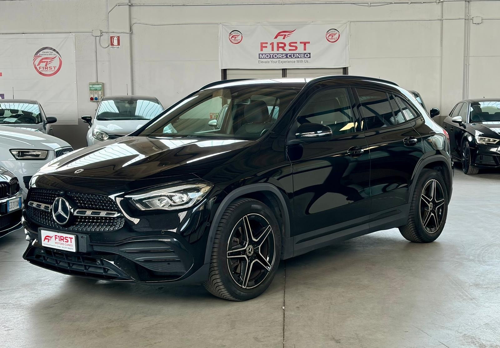 Mercedes-Benz GLA 220 GLA 200 d Automatic… usata a Cuneo - immagine 1