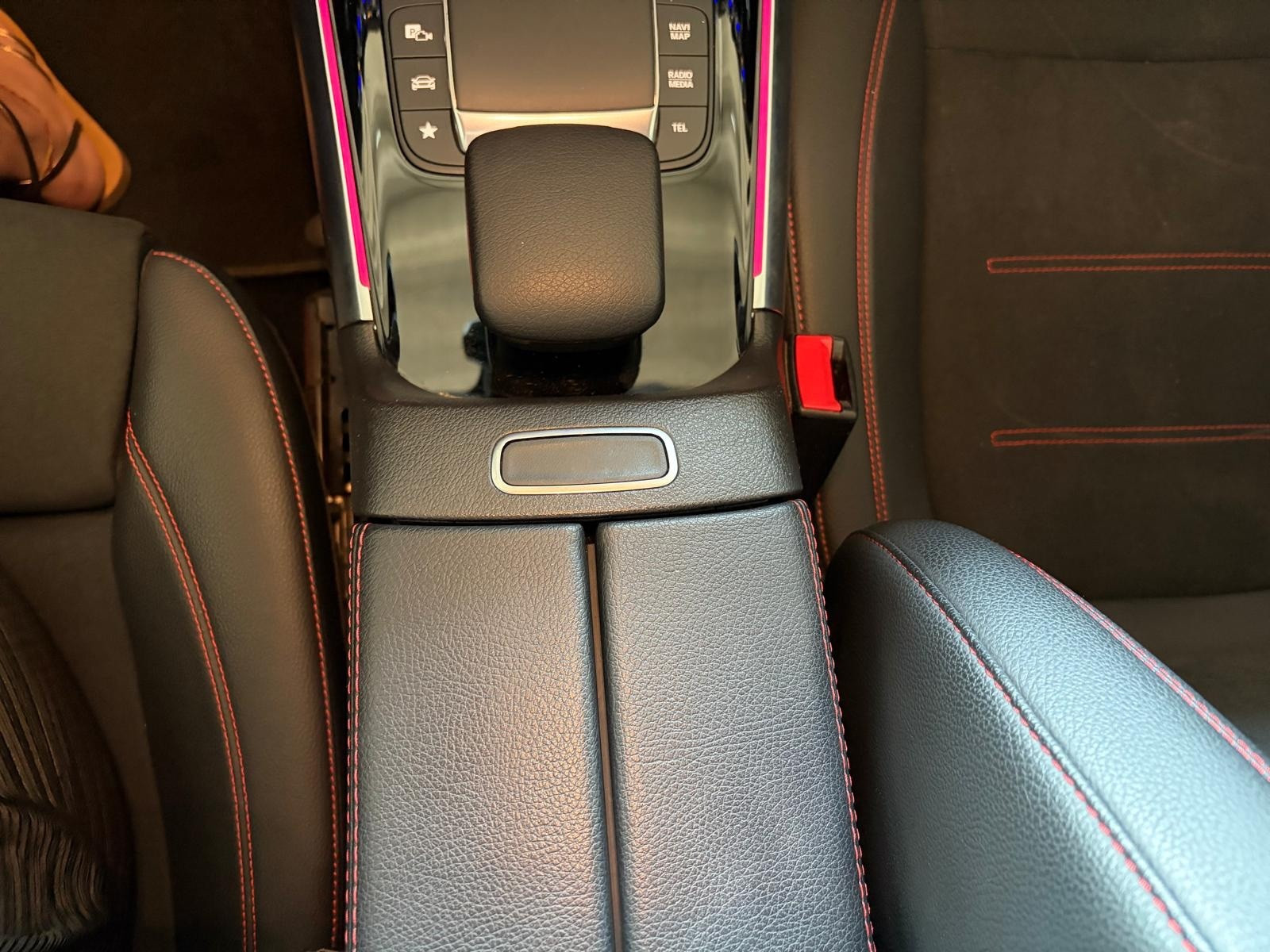 Mercedes-Benz GLA 220 GLA 200 d Automatic… usata a Cuneo - immagine 23