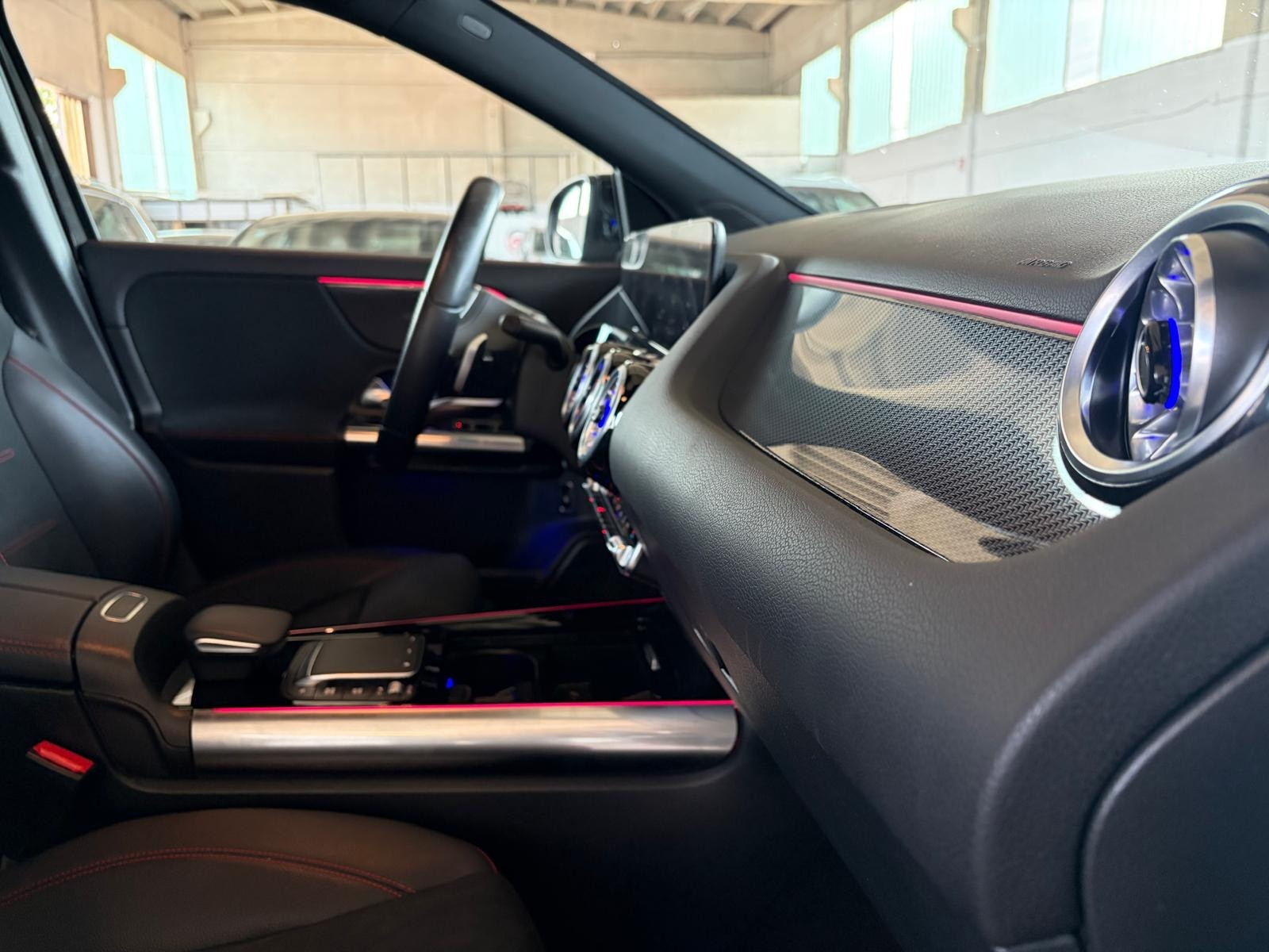 Mercedes-Benz GLA 220 GLA 200 d Automatic… usata a Cuneo - immagine 24