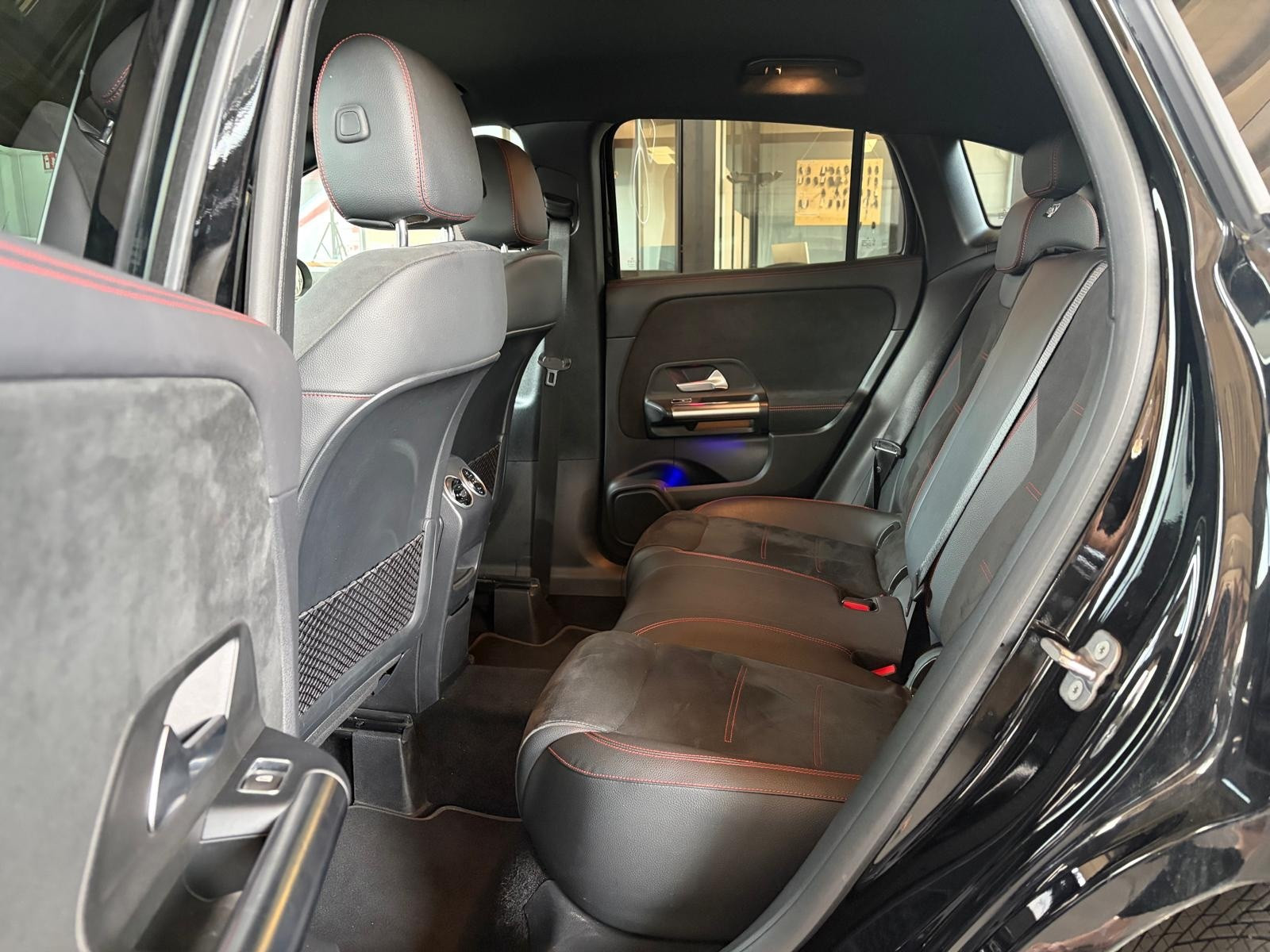 Mercedes-Benz GLA 220 GLA 200 d Automatic… usata a Cuneo - immagine 27