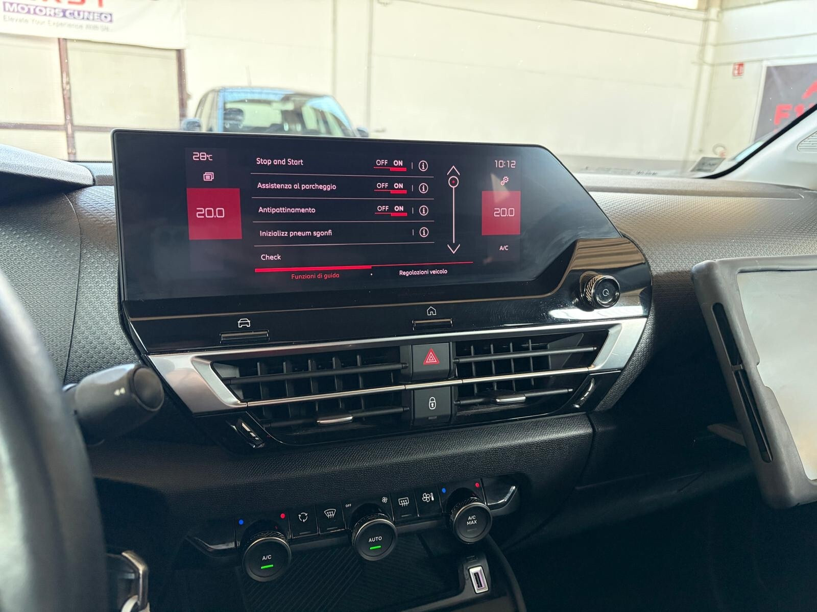 Citroen C4 C4 PureTech 130 S&S Shine usata a Cuneo - immagine 17