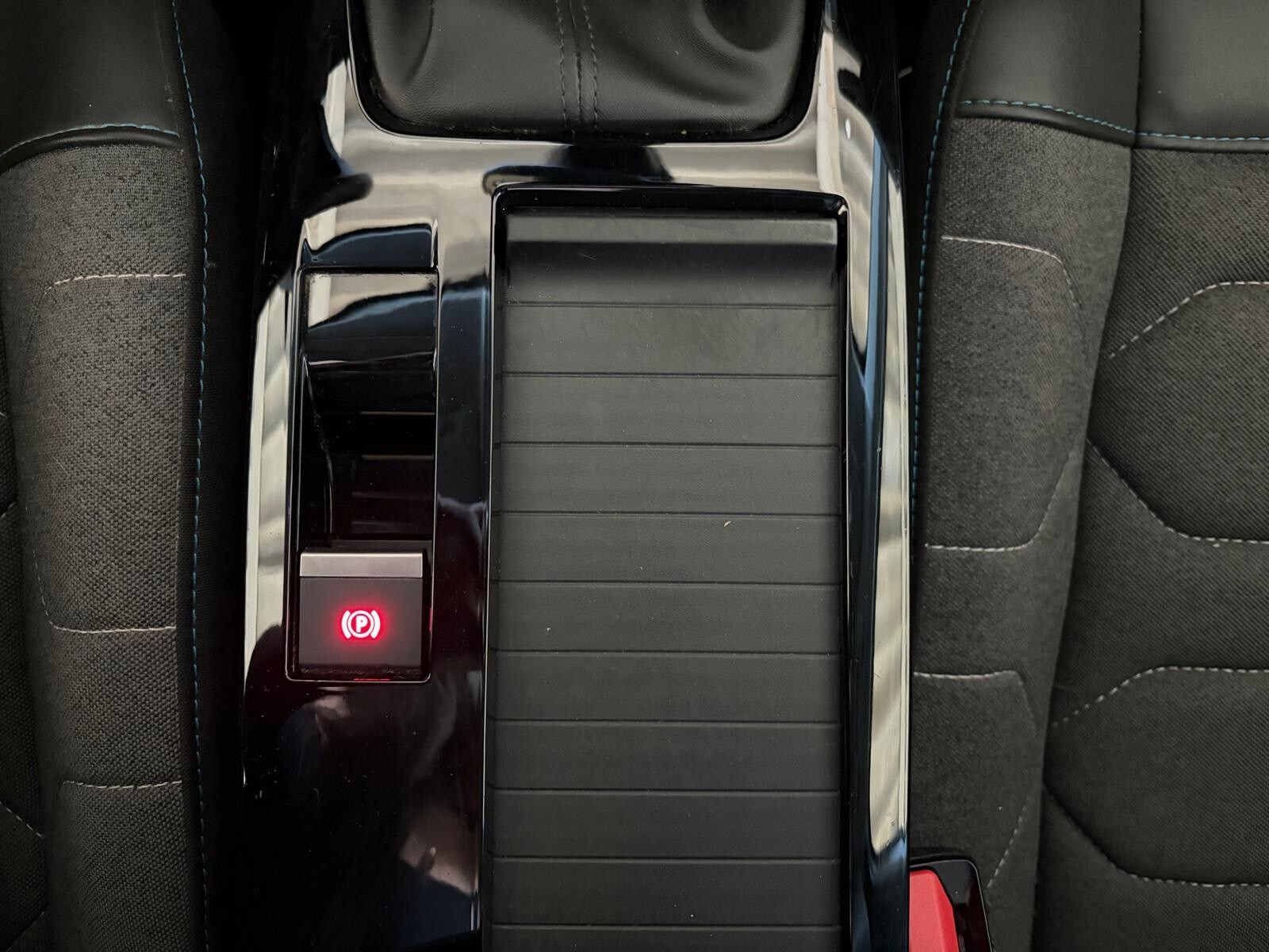 Citroen C4 C4 PureTech 130 S&S Shine usata a Cuneo - immagine 21