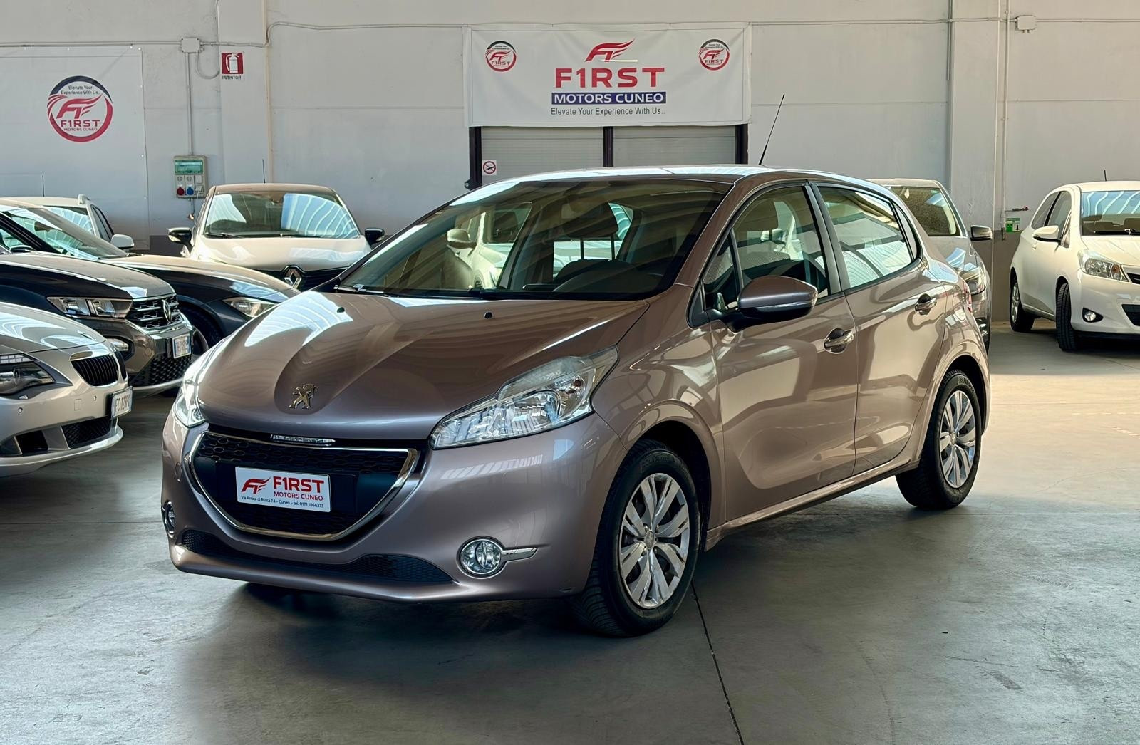 Peugeot 208 1.2 VTi 82 CV 5 porte Allure usata a Cuneo - immagine 1