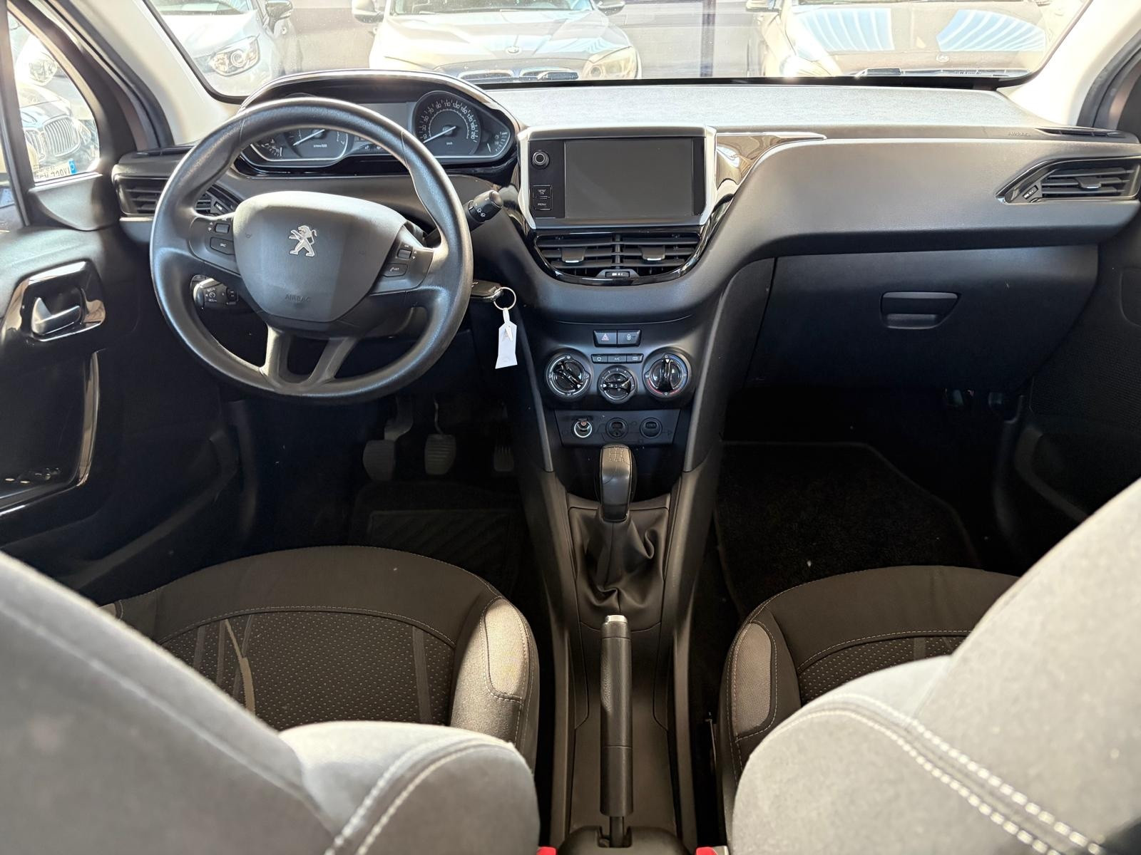 Peugeot 208 1.2 VTi 82 CV 5 porte Allure usata a Cuneo - immagine 21