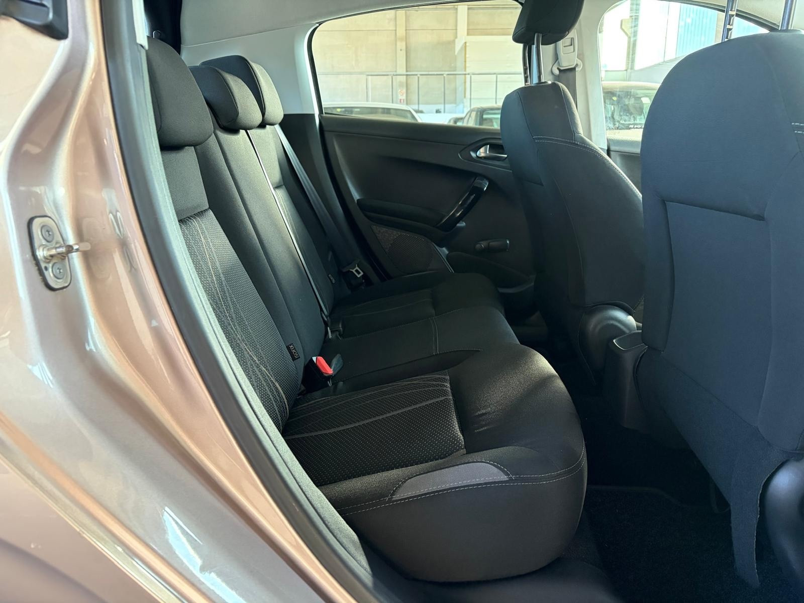 Peugeot 208 1.2 VTi 82 CV 5 porte Allure usata a Cuneo - immagine 22