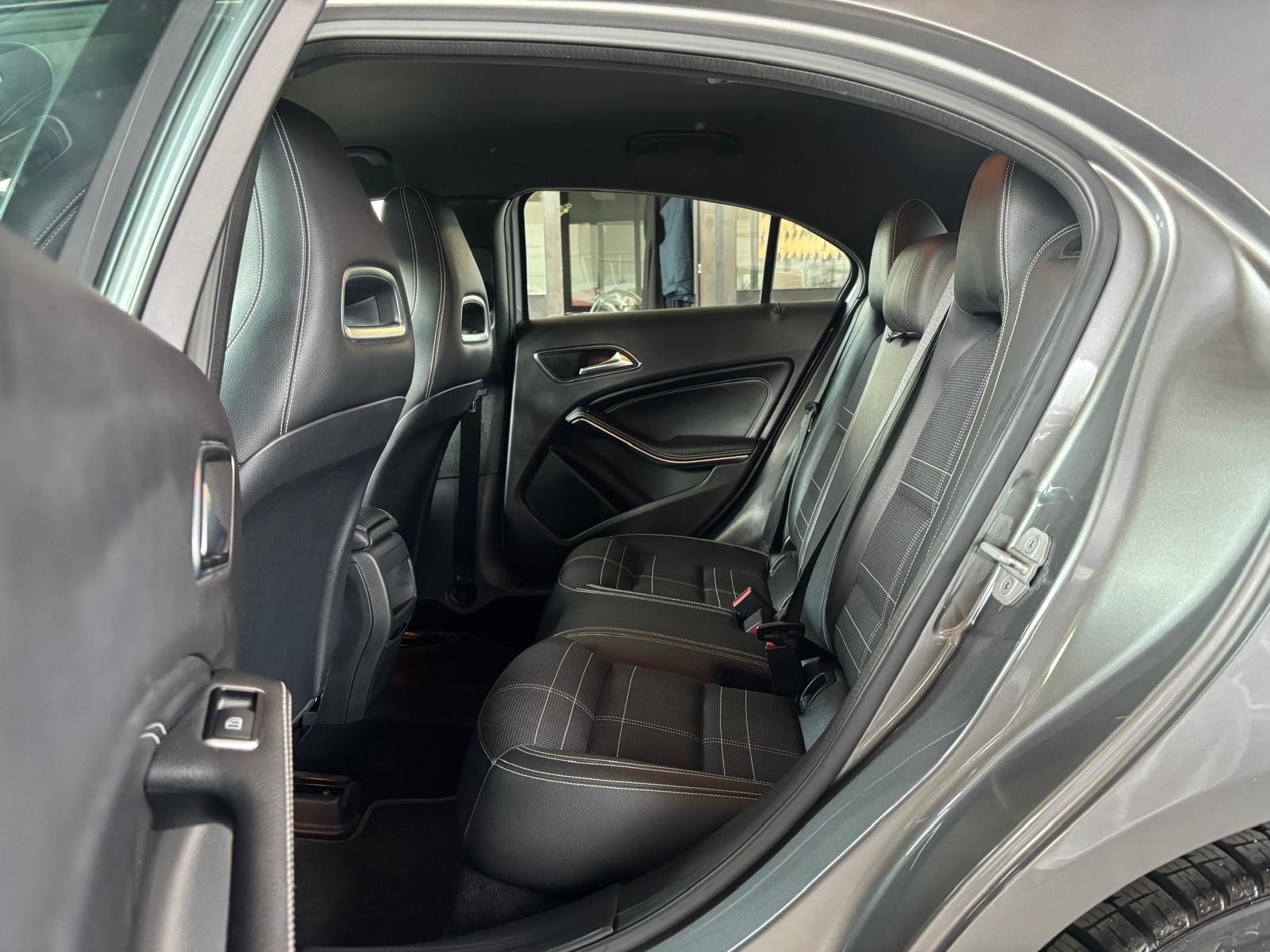 Mercedes-Benz A 180 A 180 d Automatic Spo… usata a Cuneo - immagine 25