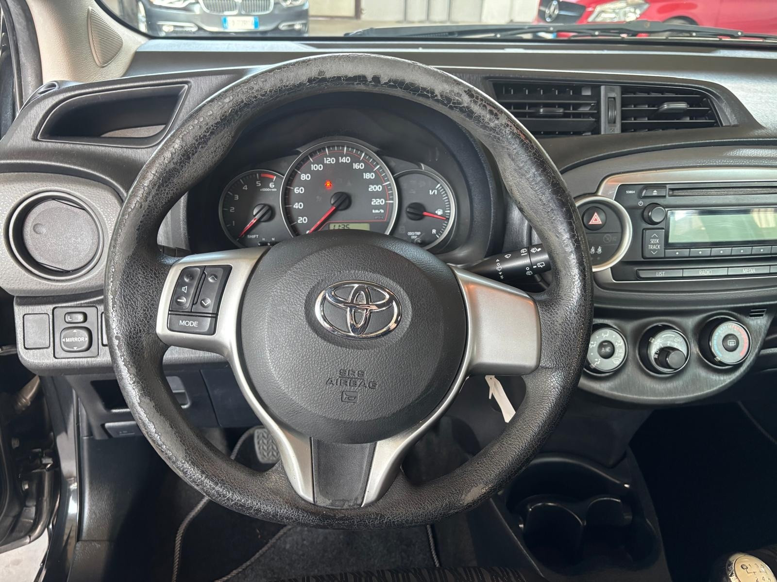 Toyota Yaris Yaris 1.4 D-4D 5 porte Lounge usata a Cuneo - immagine 10