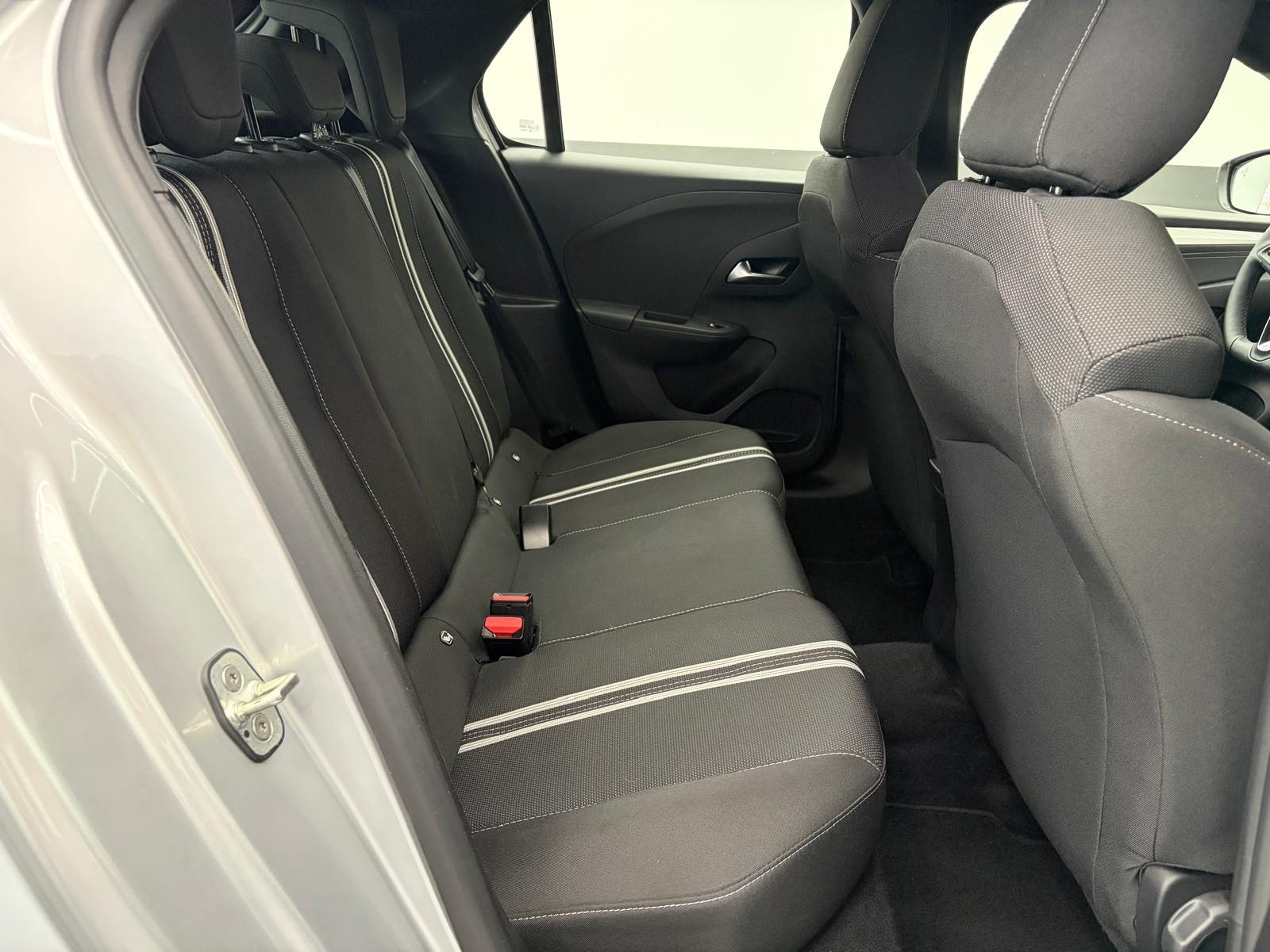 Opel Corsa Corsa 1.2 100 CV GS usata a Cuneo - immagine 25