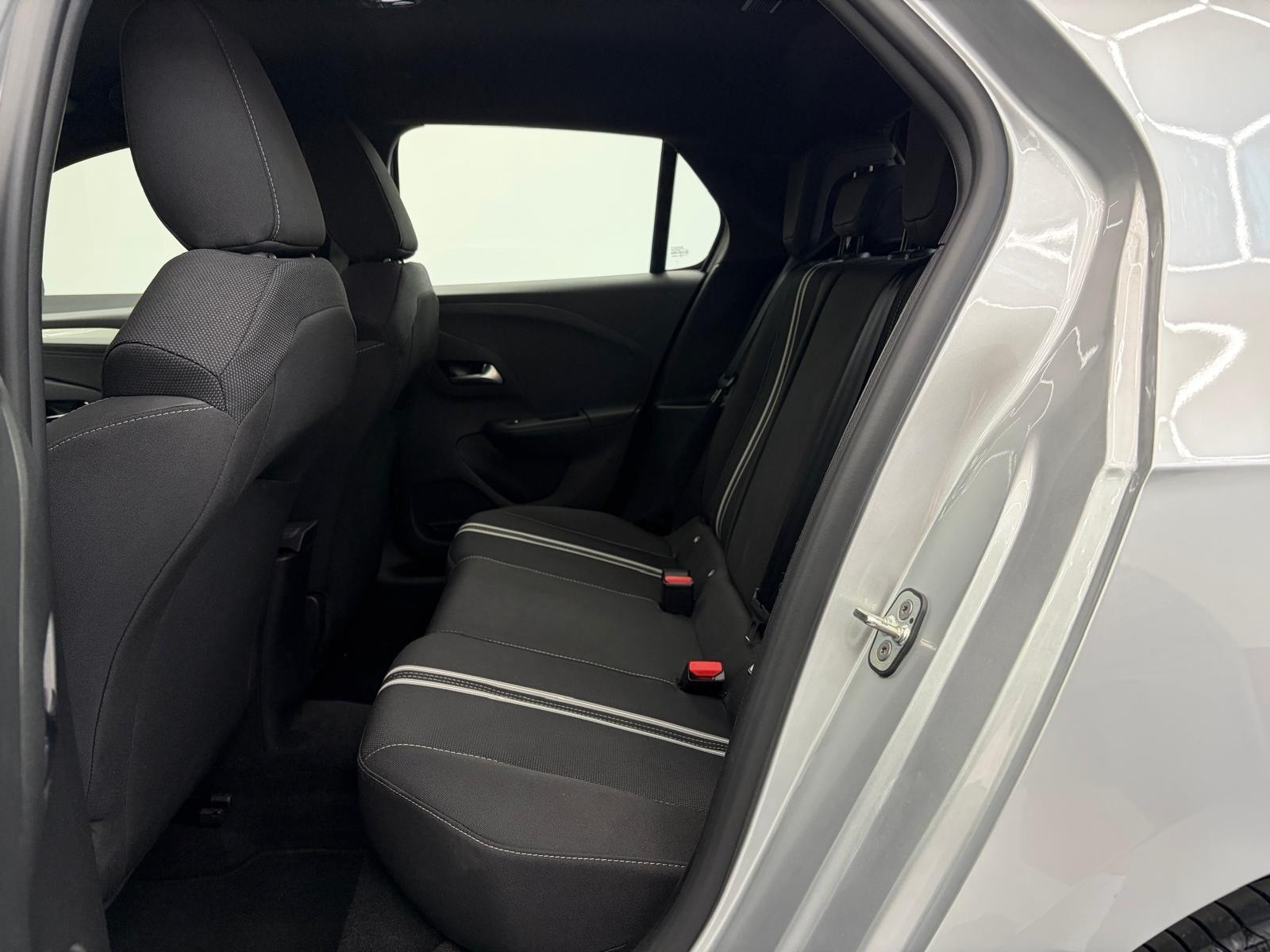 Opel Corsa Corsa 1.2 100 CV GS usata a Cuneo - immagine 27