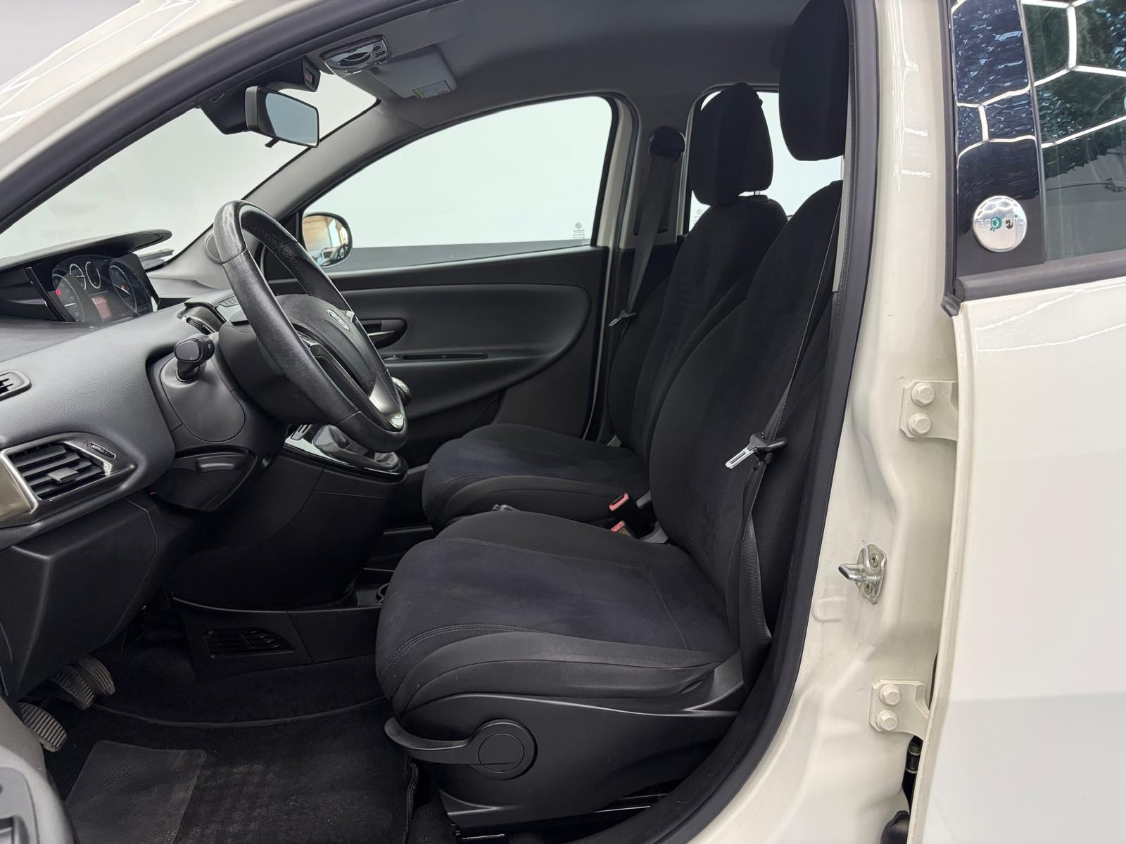 Lancia Ypsilon Ypsilon 0.9 TwinAir 85 CV… usata a Cuneo - immagine 9