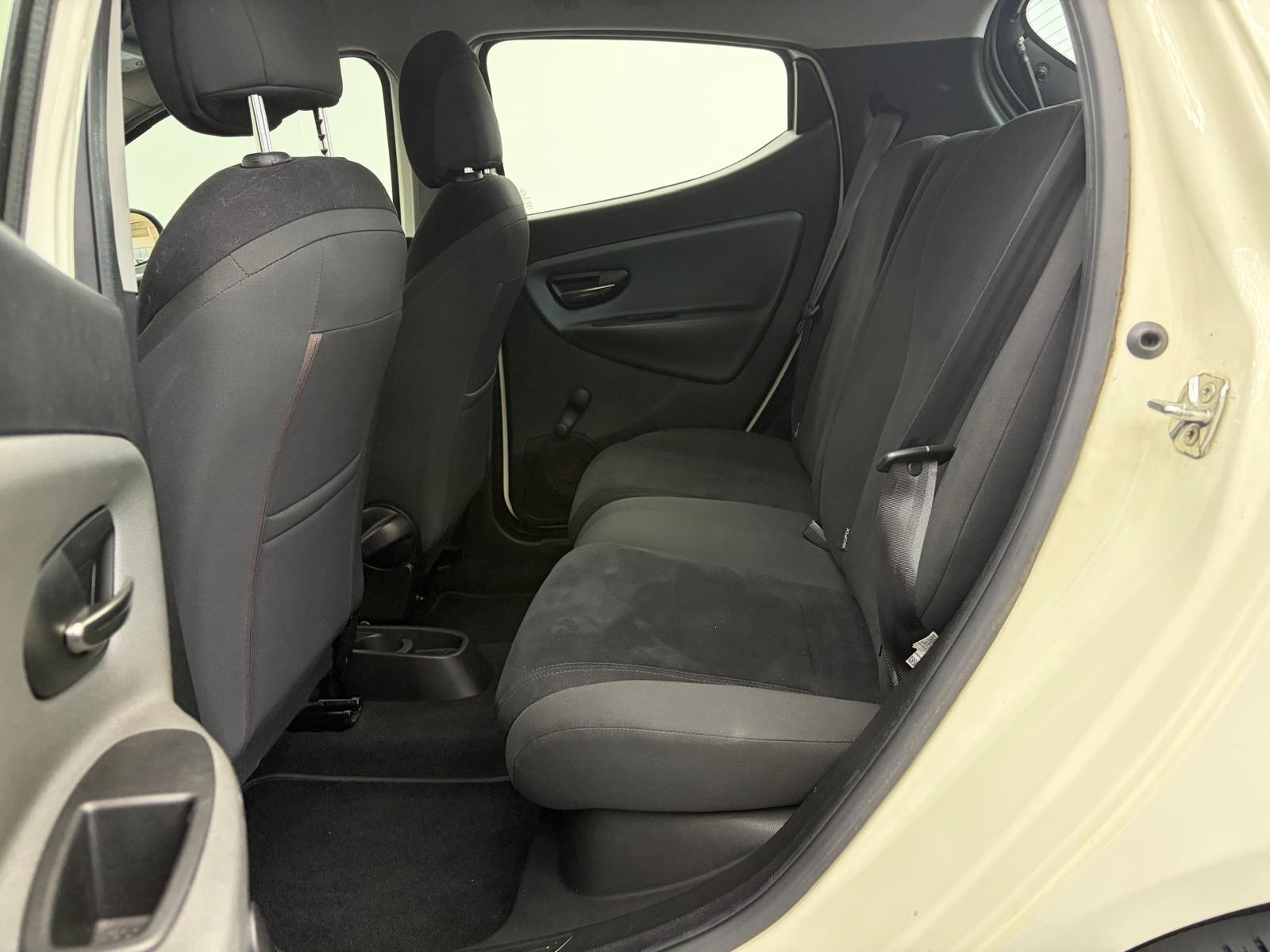 Lancia Ypsilon Ypsilon 0.9 TwinAir 85 CV… usata a Cuneo - immagine 17