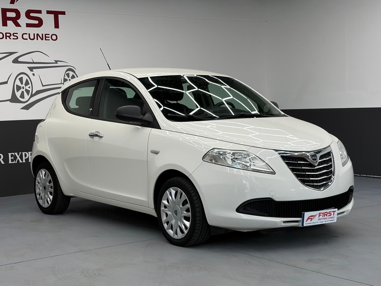 Lancia Ypsilon Ypsilon 1.2 69 CV 5 porte… usata a Cuneo - immagine 2