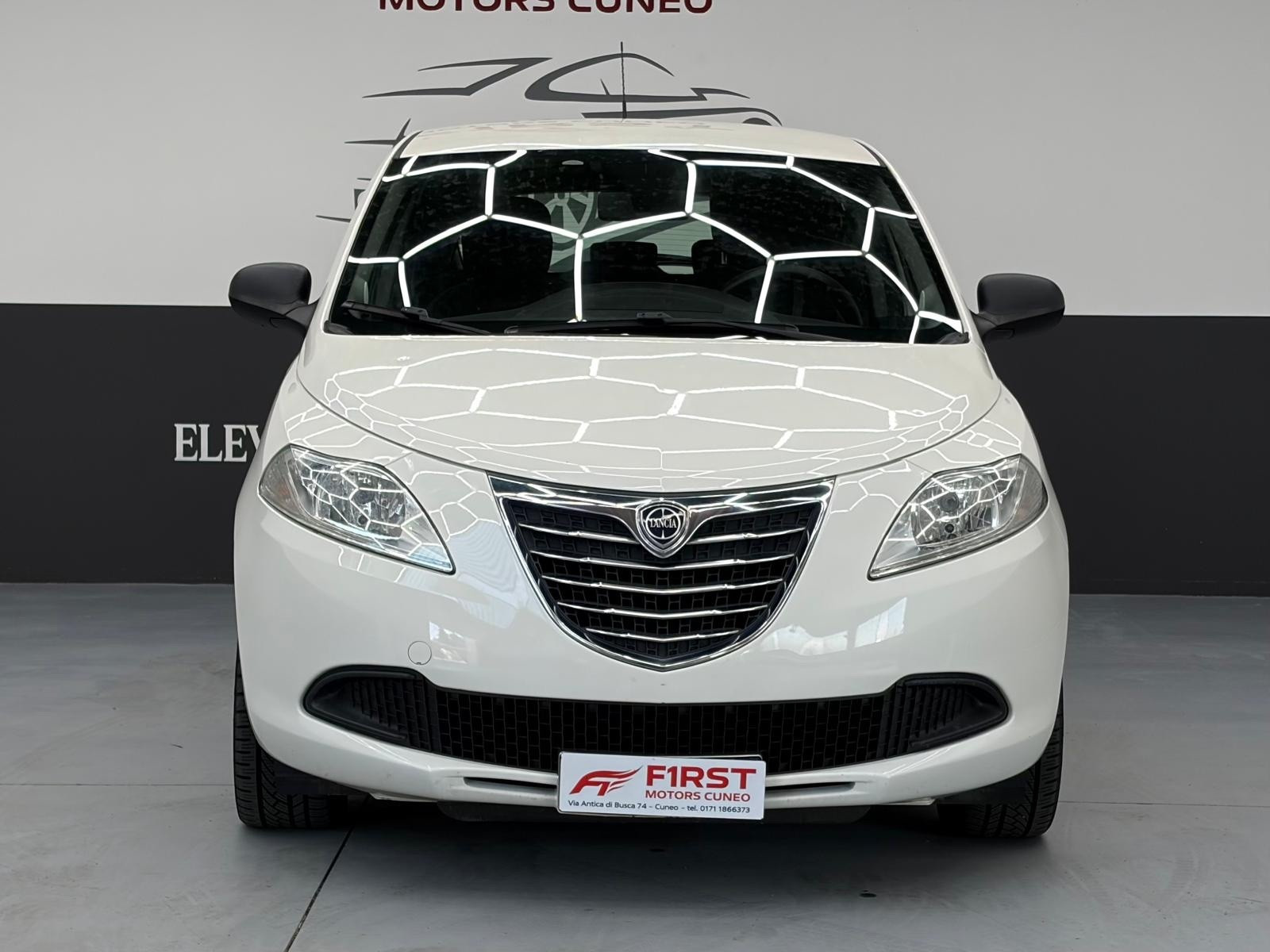 Lancia Ypsilon Ypsilon 1.2 69 CV 5 porte… usata a Cuneo - immagine 3