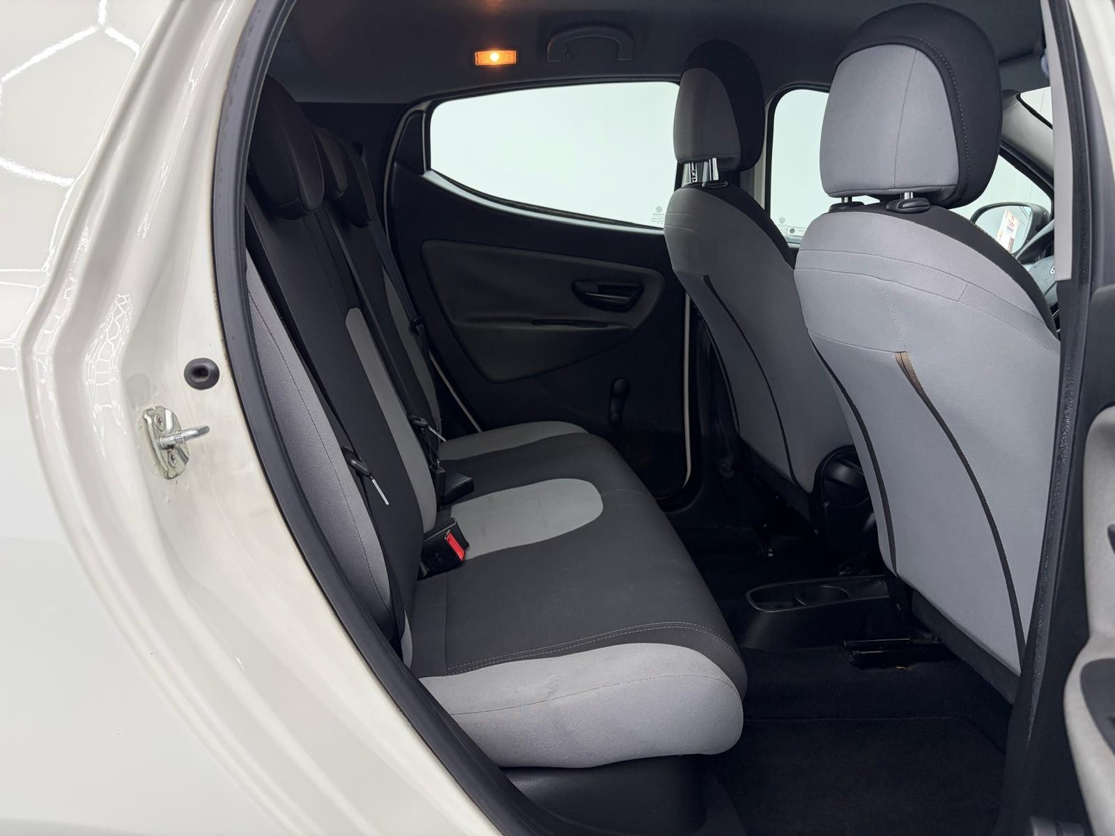Lancia Ypsilon Ypsilon 1.2 69 CV 5 porte… usata a Cuneo - immagine 16