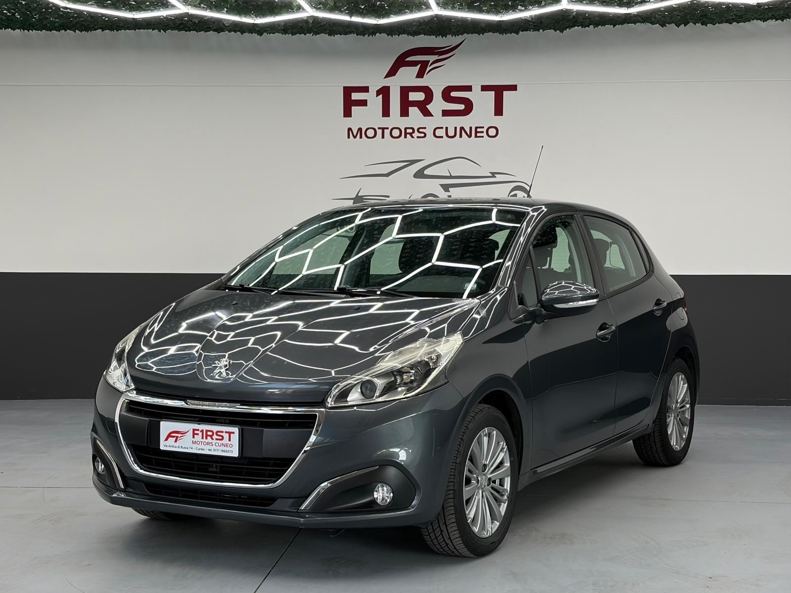 Peugeot 208 PureTech 82 5 porte Allure usata a Cuneo - immagine 1