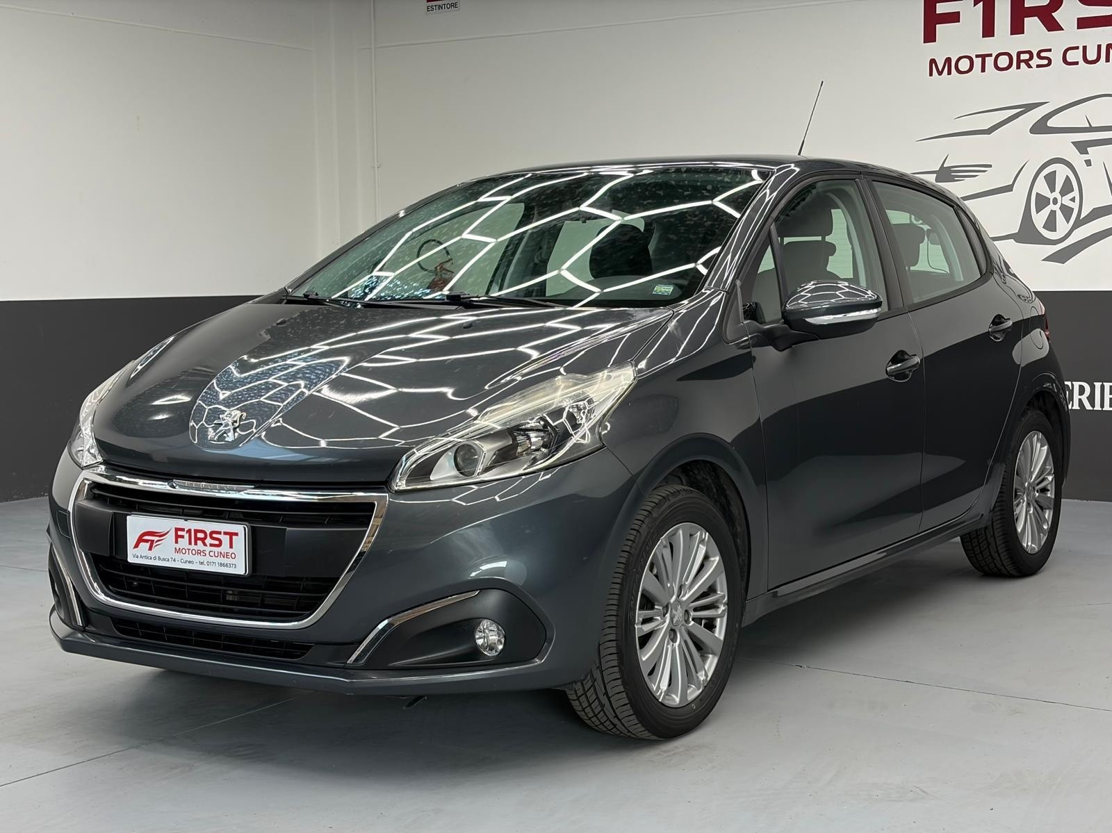 Peugeot 208 PureTech 82 5 porte Allure usata a Cuneo - immagine 4