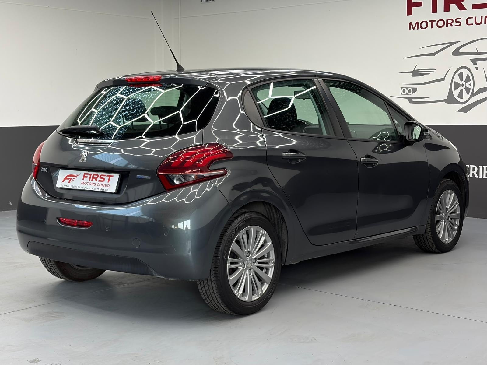 Peugeot 208 PureTech 82 5 porte Allure usata a Cuneo - immagine 5