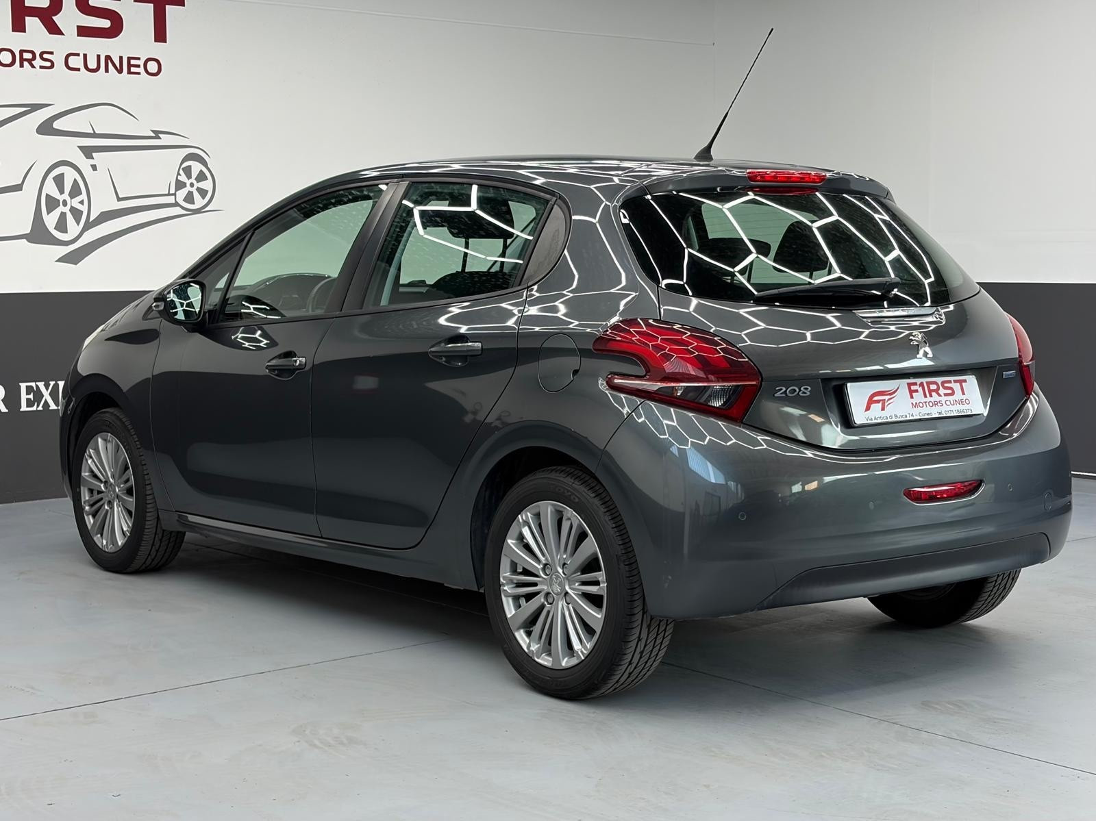 Peugeot 208 PureTech 82 5 porte Allure usata a Cuneo - immagine 7