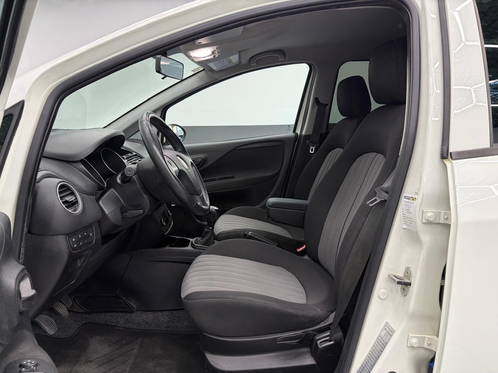 Fiat Punto PUNTO 1.3 MJT II SES 95 CV 5P… usata a Cuneo - immagine 9