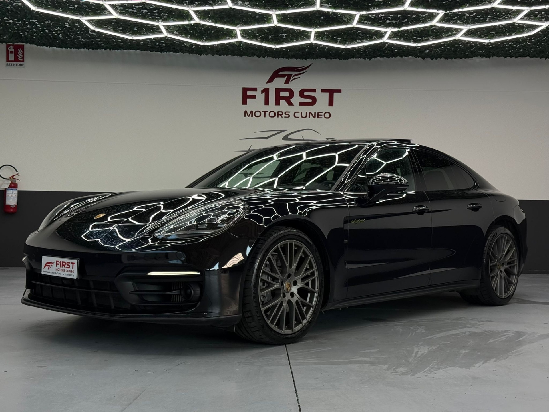 Porsche Panamera Panamera 2.9 4 E-Hybrid… usata a Cuneo - immagine 1