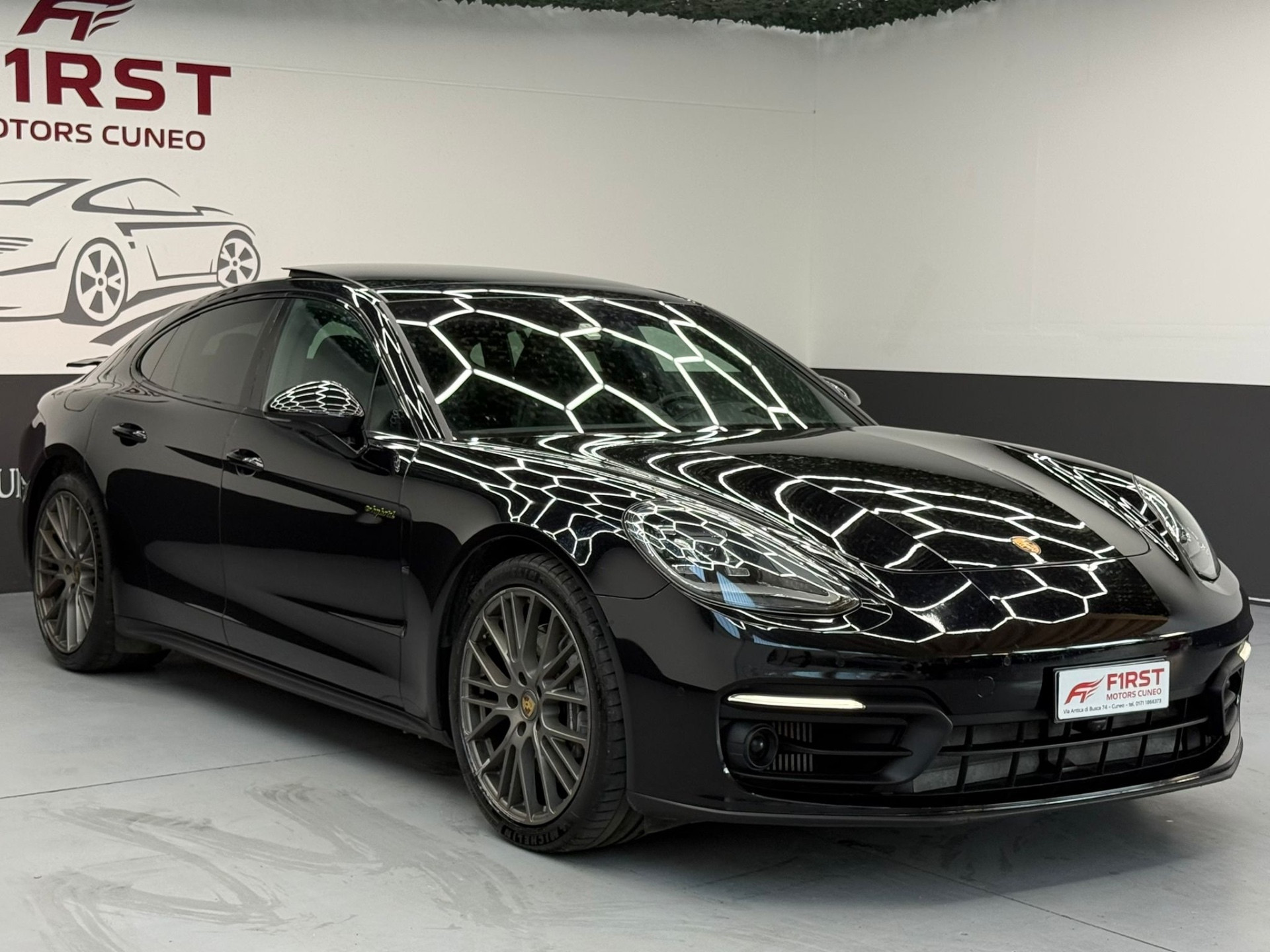 Porsche Panamera Panamera 2.9 4 E-Hybrid… usata a Cuneo - immagine 2