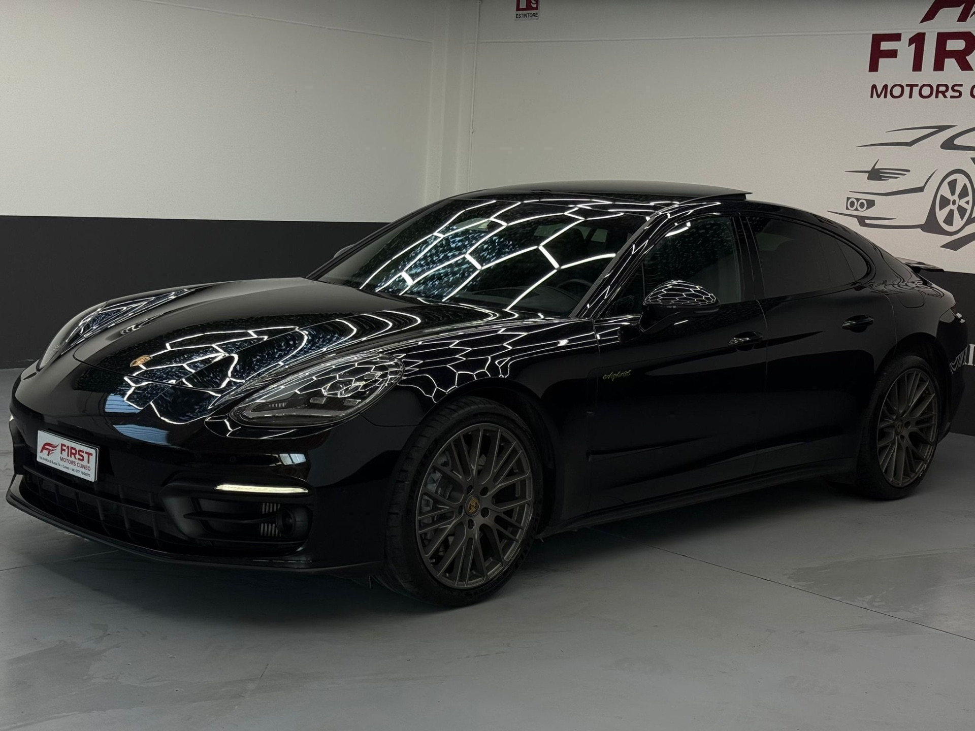 Porsche Panamera Panamera 2.9 4 E-Hybrid… usata a Cuneo - immagine 5