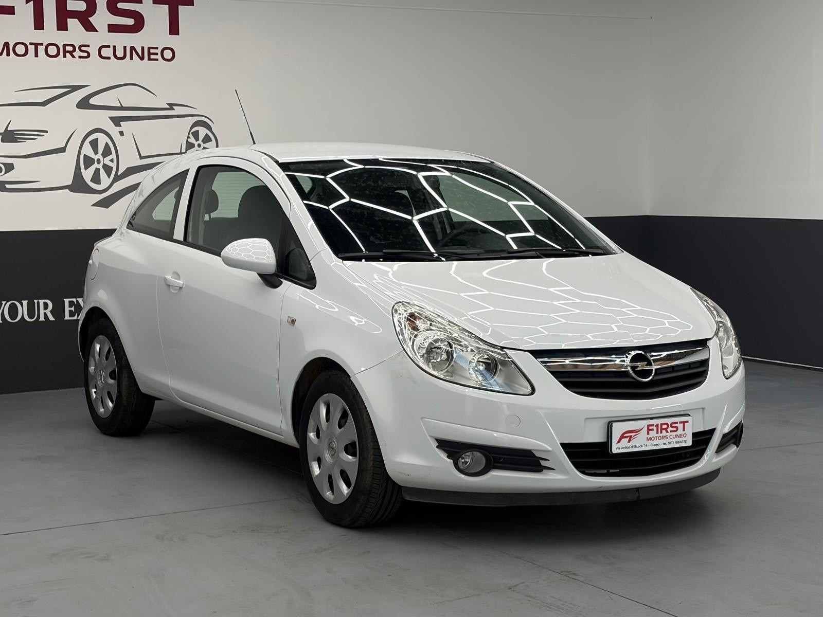 Opel Corsa Corsa 1.2 3 porte Sport usata a Cuneo - immagine 2