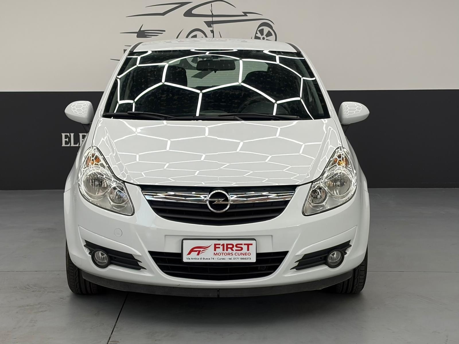 Opel Corsa Corsa 1.2 3 porte Sport usata a Cuneo - immagine 3