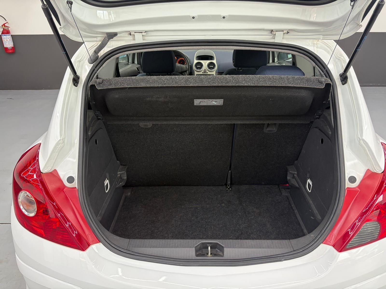 Opel Corsa Corsa 1.2 3 porte Sport usata a Cuneo - immagine 8