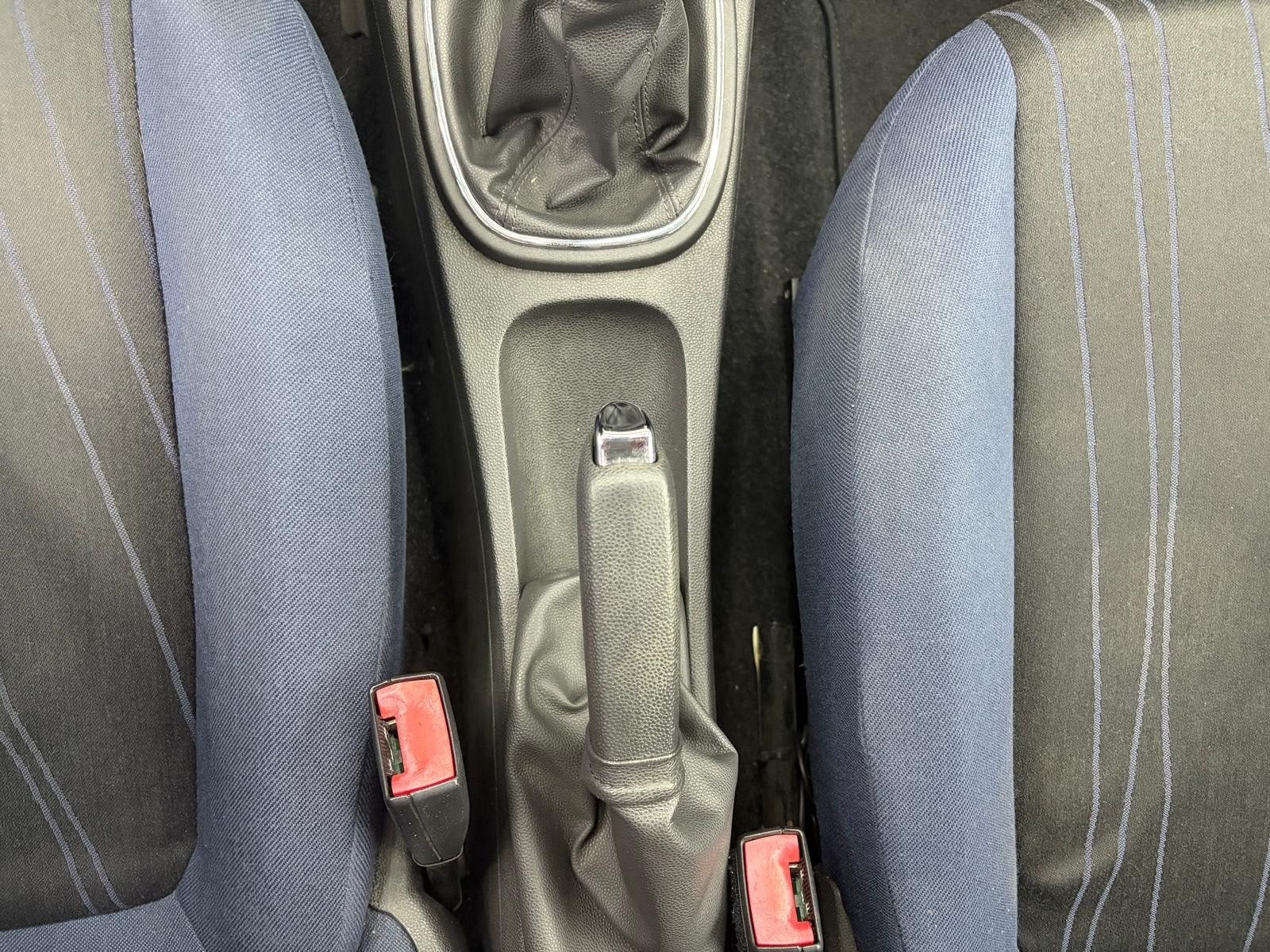 Opel Corsa Corsa 1.2 3 porte Sport usata a Cuneo - immagine 17