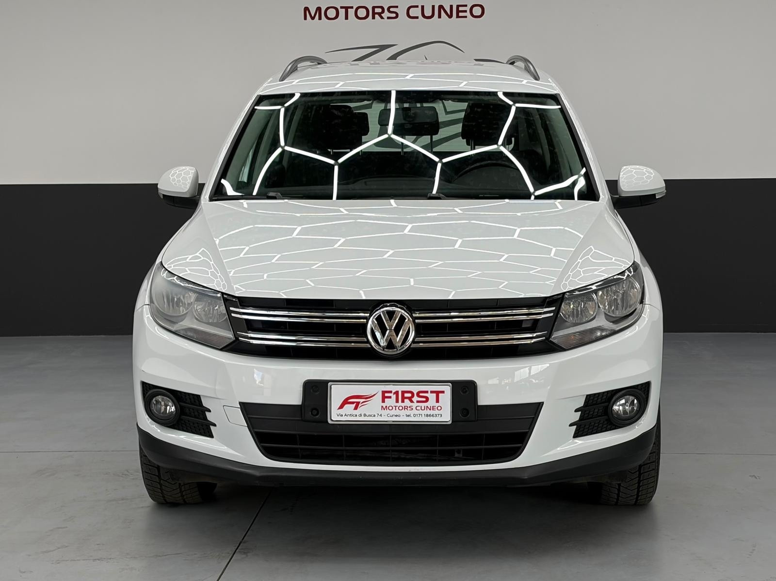 Volkswagen Tiguan Tiguan 2.0 TDI 110CV Bu… usata a Cuneo - immagine 3