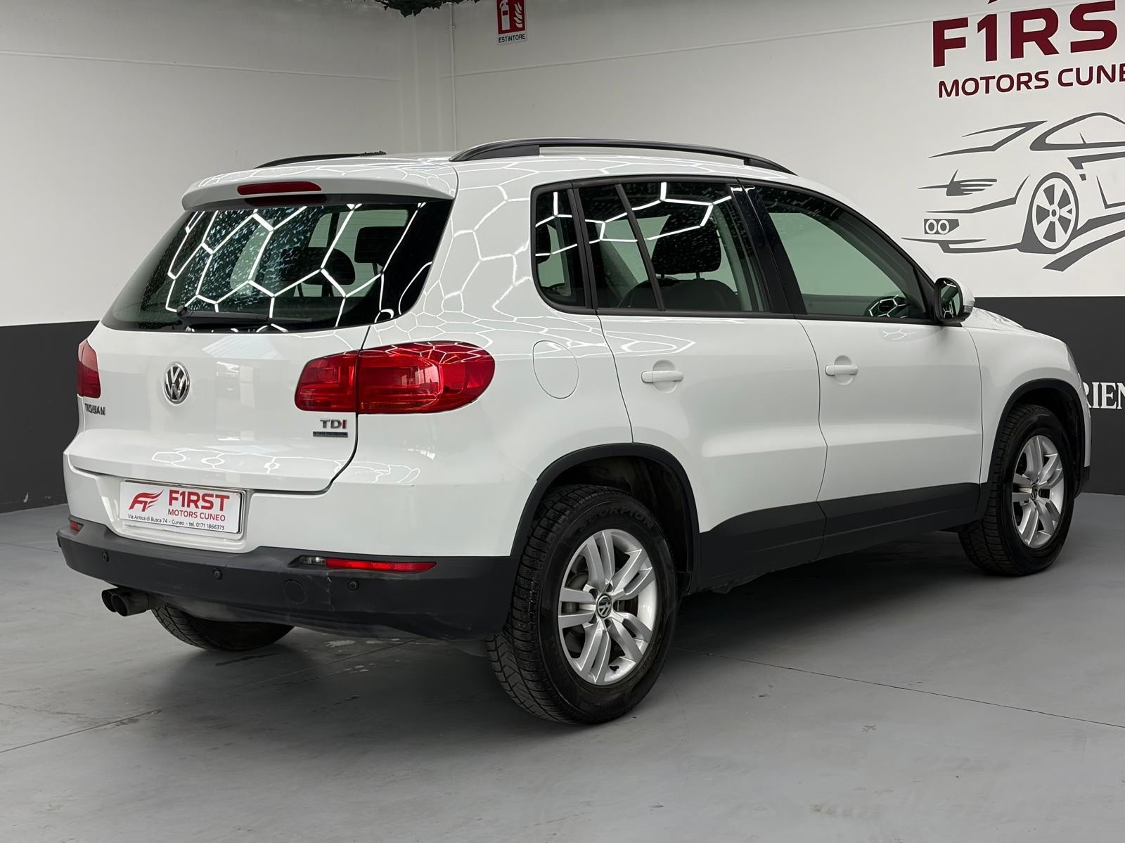 Volkswagen Tiguan Tiguan 2.0 TDI 110CV Bu… usata a Cuneo - immagine 6