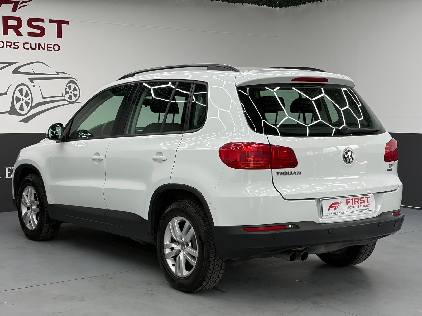 Volkswagen Tiguan Tiguan 2.0 TDI 110CV Bu… usata a Cuneo - immagine 8