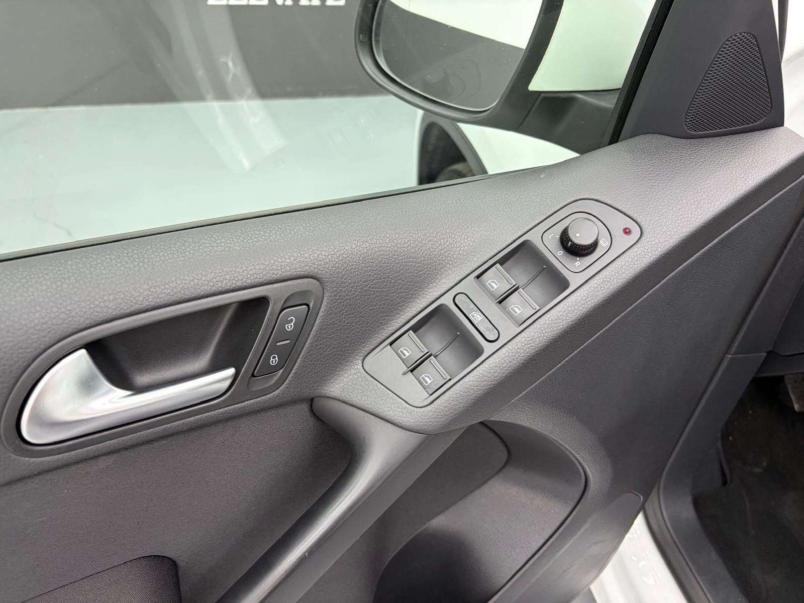 Volkswagen Tiguan Tiguan 2.0 TDI 110CV Bu… usata a Cuneo - immagine 12